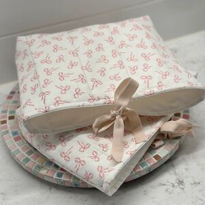 Handmade Bible Sleeve: Pink Bow Print